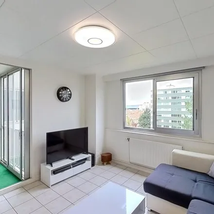 Rent this 4 bed apartment on 9 Square de Liège in 54500 Vandœuvre-lès-Nancy, France