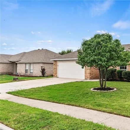 Image 3 - 831 Amber Drive, Saginaw, TX 76179, USA - House for sale