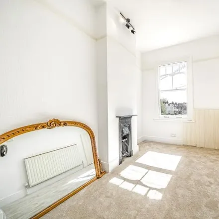 Image 5 - Franciscan Road, London, SW17 8DS, United Kingdom - Apartment for rent