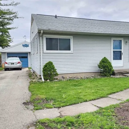 Buy this 3 bed house on 104 York Street in Portsmouth Township, MI 48708