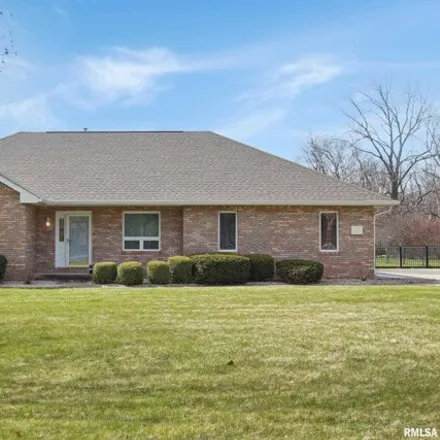 Buy this 3 bed house on 1137 Oakwood Road in East Peoria, IL 61611