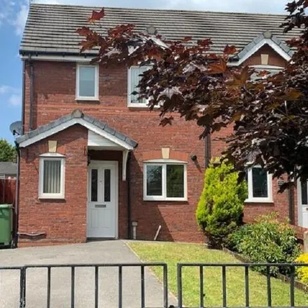 Rent this 3 bed duplex on Lee Park Avenue in Liverpool, L25 3RS