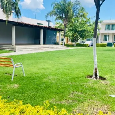 Buy this studio house on Avenida Los Almendros in Los Almendros, 45158 Zapopan