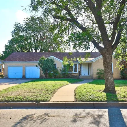 Buy this 4 bed house on 800 East North 13th Street in Abilene, TX 79601