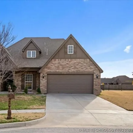 Buy this 5 bed house on 15399 East 86th Street North in Owasso, OK 74055