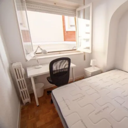 Rent this 7 bed room on Calle de los Mártires Concepcionistas in 7 y 9, 28006 Madrid