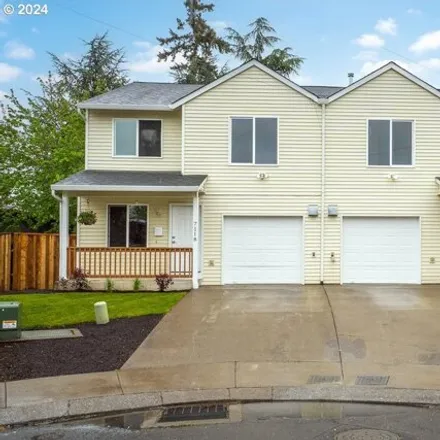 Buy this 4 bed house on 7118 Southeast 81st Place in Portland, OR 97206