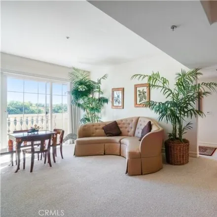 Image 9 - 14381 Burbank Boulevard, Los Angeles, CA 91401, USA - Condo for sale