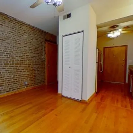 Rent this 2 bed apartment on #1e,6355 North Lakewood Avenue in Edgewater, Chicago