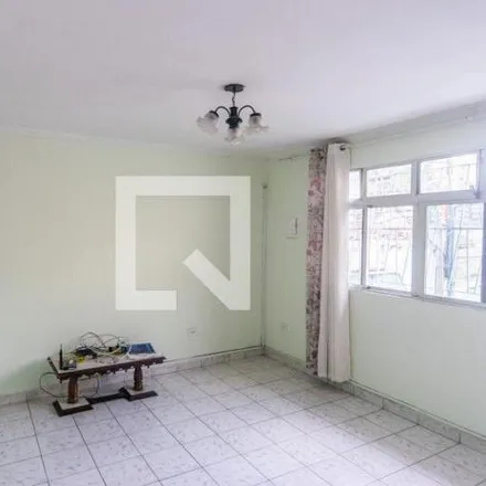 Rent this 2 bed house on Rua Francisco Pinheiro Gordis in São Lucas, São Paulo - SP