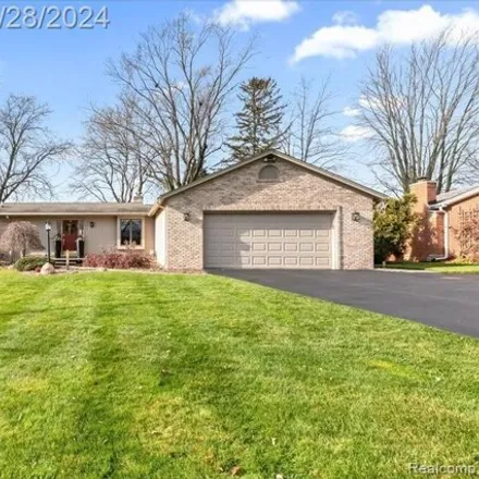 Buy this 3 bed house on 5099 Surfwood in Commerce Charter Township, MI 48382
