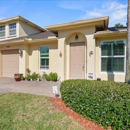 Buy this 3 bed house on 9917 East Villa Circle in Indian River County, FL 32966