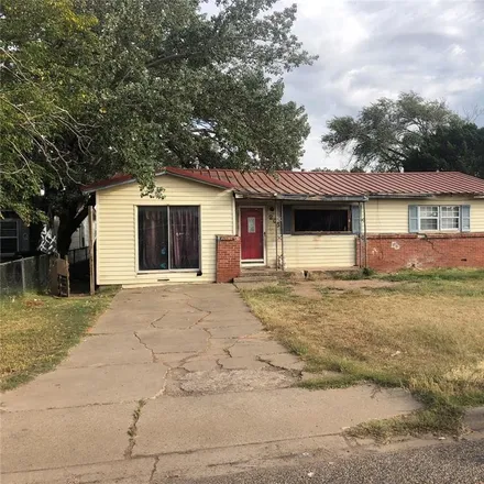 Buy this 3 bed house on 201 East 7th Street in Plainview, TX 79072