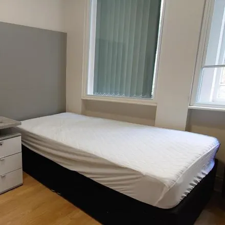Rent this 4 bed room on The Prudential Assurance in Guildhall Walk, Portsmouth