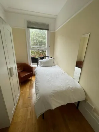 Rent this 1 bed room on Windsor Castle in 3 Lanark Place, London
