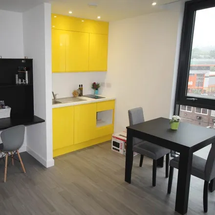 Image 1 - Royal Riverside, 60 Priestley Street, Cultural Industries, Sheffield, S2 4FT, United Kingdom - Apartment for rent