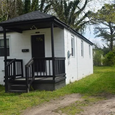 Buy this 2 bed house on 1317 Montgomery Avenue in Petersburg, VA 23803