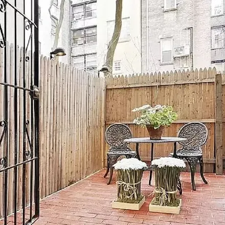 Image 3 - 54 East 83rd Street, New York, NY 10028, USA - Townhouse for rent