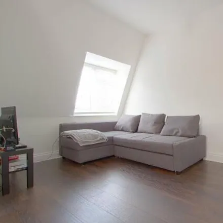 Image 4 - Great West Road, Boston Manor Road, London, TW8 9JQ, United Kingdom - Apartment for sale