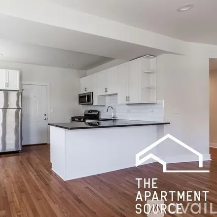 Image 1 - 1145 W Lunt Ave, Unit 2 - Apartment for rent