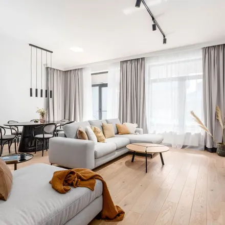 Rent this 3 bed apartment on Szkoła Podstawowa nr 41 im. Żołnierzy AK Grupy Bojowej "Krybar" in Leszczyńska, 00-339 Warsaw