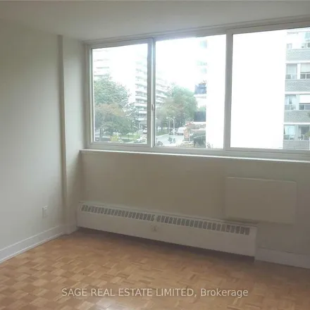 Image 2 - 10 Shallmar Boulevard, Old Toronto, ON M5N 2N1, Canada - Apartment for rent