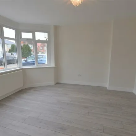 Rent this 3 bed apartment on Drayton Gardens in London, UB7 7LH