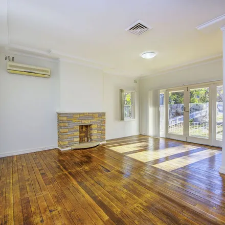 Rent this 3 bed apartment on Sugarloaf Crescent in Castlecrag NSW 2068, Australia