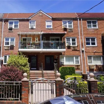 Buy this 6 bed house on 1119 E 81st St in Brooklyn, New York