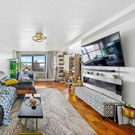 Buy this studio apartment on Brighton Towers in 50 Brighton 1st Road, New York