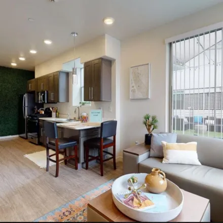 Image 5 - Element, 2595 West Adams Boulevard, Los Angeles, CA 90016, USA - Apartment for rent