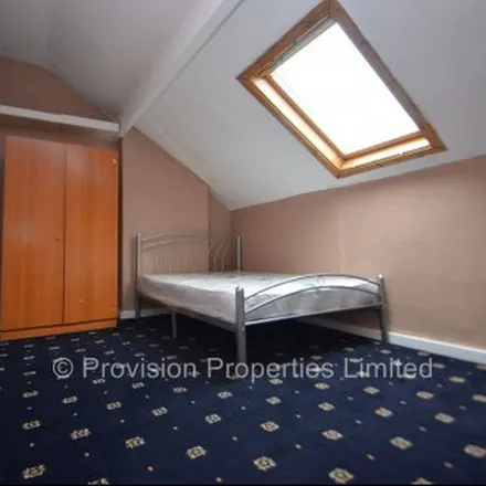 Image 1 - Beechwood Row, Leeds, LS4 2LY, United Kingdom - Townhouse for rent