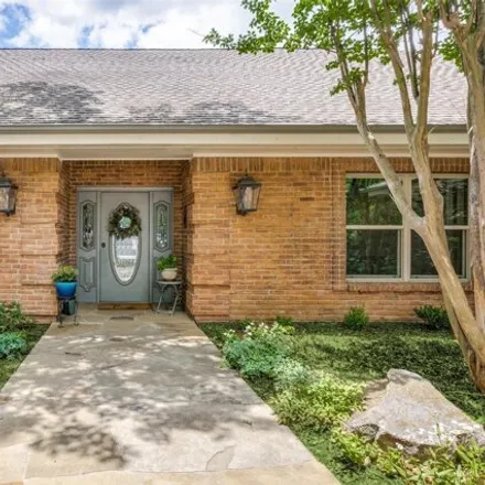 Image 3 - 6599 Country Oaks Drive, Flower Mound, TX 75022, USA - House for sale