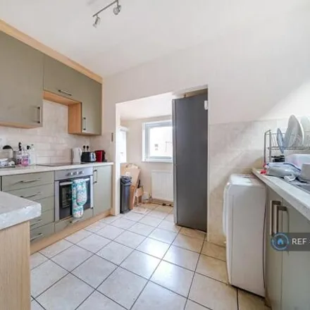 Image 3 - 35 Monkswell Road, Exeter, EX4 7AX, United Kingdom - House for rent