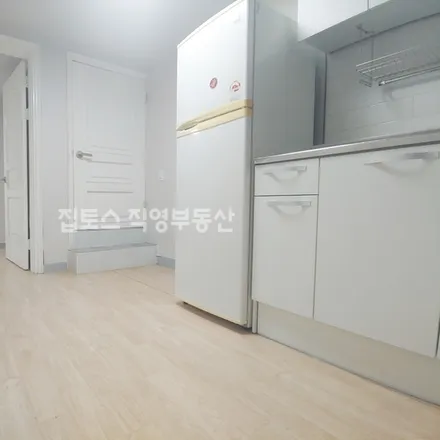 Rent this 2 bed apartment on 서울특별시 은평구 응암동 100-44