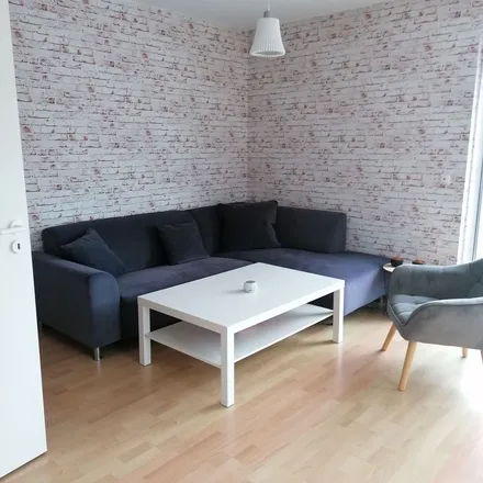 Rent this 3 bed duplex on Hanauer Straße 45a in 61137 Kilianstädten, Germany