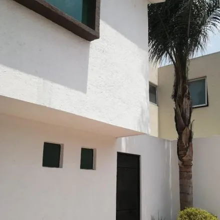 Rent this 3 bed house on Calle Bonampak in 72754 Tlaxcalancingo (San Bernardino), PUE