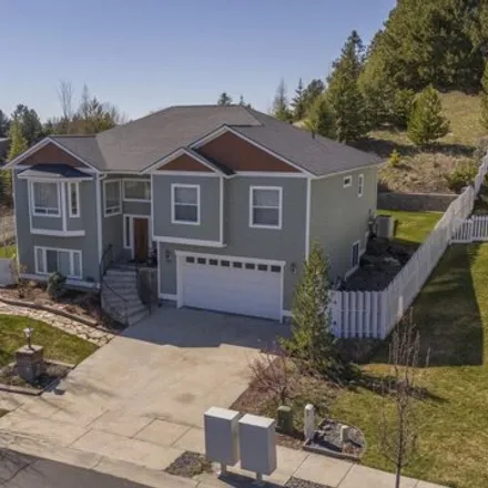 Buy this 4 bed house on 521 Panorama Drive in Moscow, ID 83843