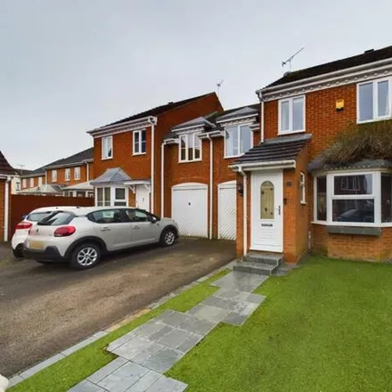 Buy this 3 bed house on Grebe Close in Buckinghamshire, HP19 0YL