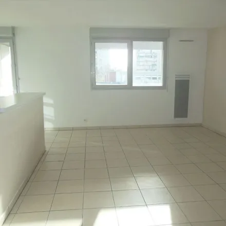 Rent this 3 bed apartment on 153B Rue Henri Desbals in 31100 Toulouse, France