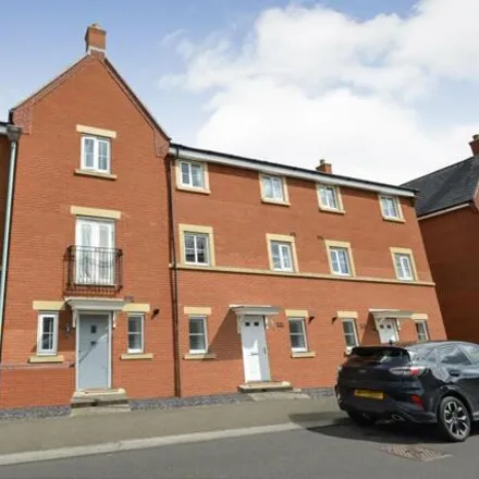 Buy this 3 bed townhouse on Gainsborough Road in Tewkesbury, GL20 7DY