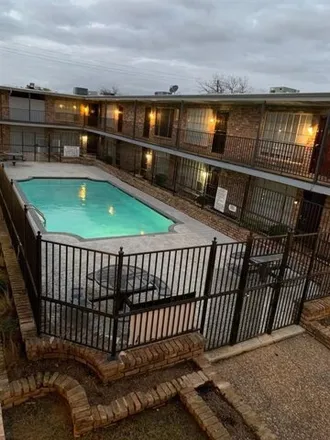 Buy this 1 bed condo on Bissonnet Street in Houston, TX 77402