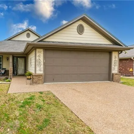 Buy this 3 bed house on 977 Heston Circle in Robinson, McLennan County
