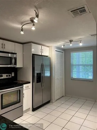 Buy this 2 bed condo on 545 Oaks Ln Apt 308 in Pompano Beach, Florida