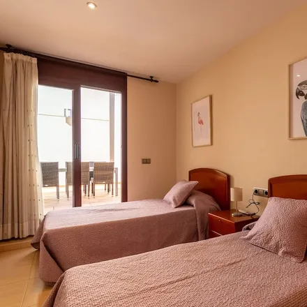 Rent this 3 bed townhouse on 17320 Tossa de Mar