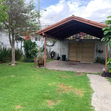 Buy this 4 bed house on Calle Santo Tomás de Aquino 4396 in Las Flores, 45038 Zapopan