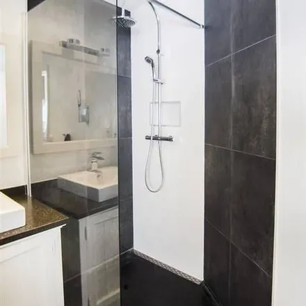 Rent this 2 bed apartment on En Neuvice 3 in 4000 Liège, Belgium