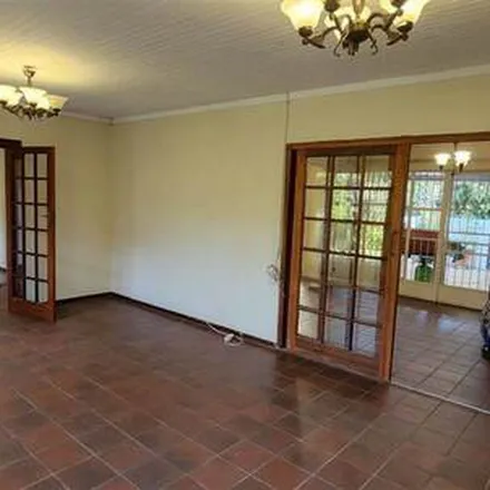 Rent this 3 bed apartment on Willowridge High School in 518 Verkenner Avenue, Tshwane Ward 85