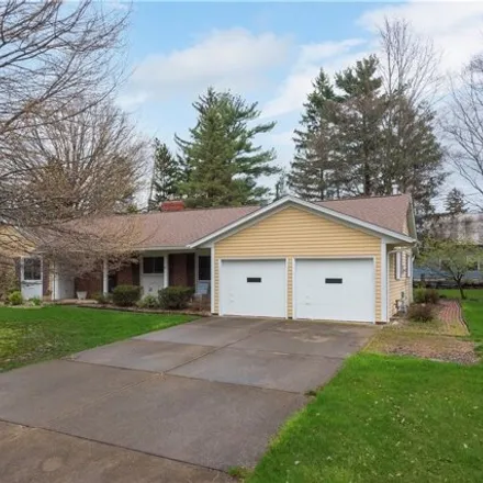 Image 2 - 10441 King Coe Lane, Strongsville, OH 44149, USA - House for sale
