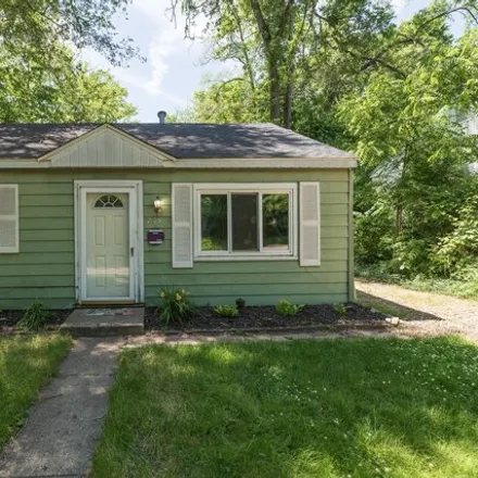 Buy this 3 bed house on 209 Wallace Ave in Kalamazoo, Michigan
